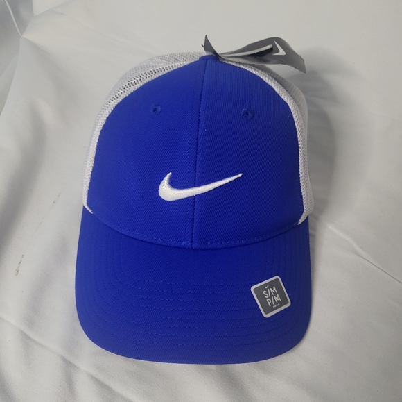 Nike Other - Nike rzn golf hat